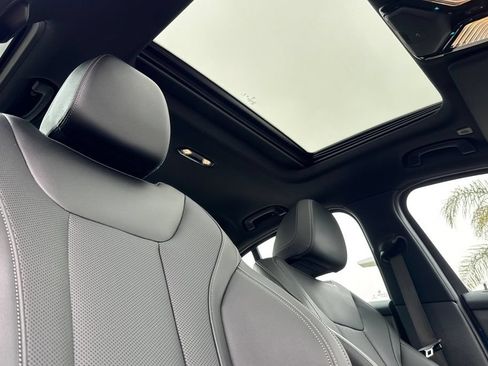 Used 2025 BMW M340i RWD image 17
