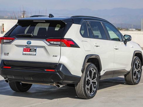 Used 2024 Toyota RAV4 XSE w/ Weather Package image 5