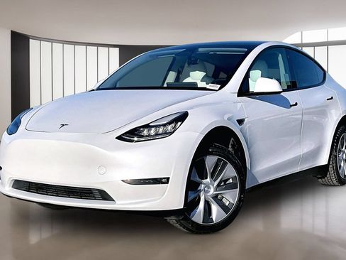 Used 2023 Tesla Model Y Long Range AWD/4WD image 1
