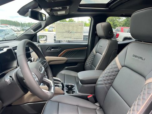 New 2026 GMC Canyon Denali AWD/4WD image 9