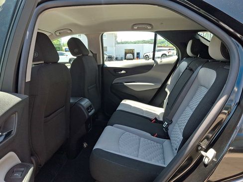 Used 2018 Chevrolet Equinox LS AWD/4WD image 10