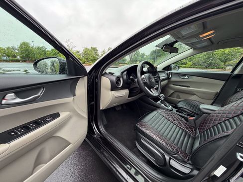 Used 2019 Kia Forte LXS FWD image 13