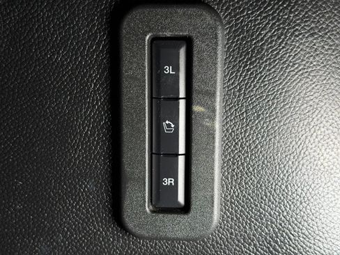Used 2017 Ford Expedition Limited w/ Equipment Group 301A RWD image 15