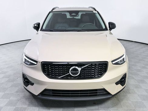 Used 2026 Volvo XC40 B4 Plus w/ Protection Package Premier FWD image 36