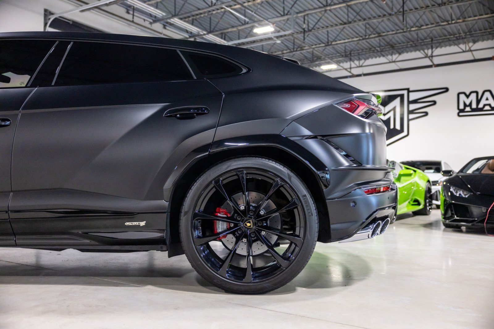 Used 2024 Lamborghini Urus S AWD/4WD image 17