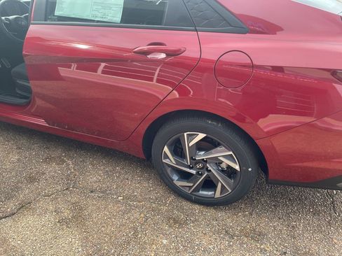 Certified 2025 Hyundai Elantra Sport FWD image 22
