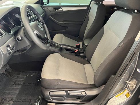 Used 2017 Volkswagen Jetta S FWD image 9