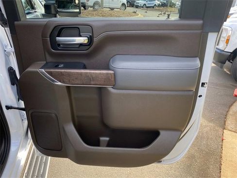 Used 2022 GMC Sierra 3500 Denali w/ Denali Ultimate Package image 35