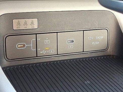 Certified 2025 Hyundai Kona SEL image 25