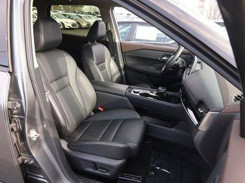 Used 2023 Nissan Rogue SL image 26