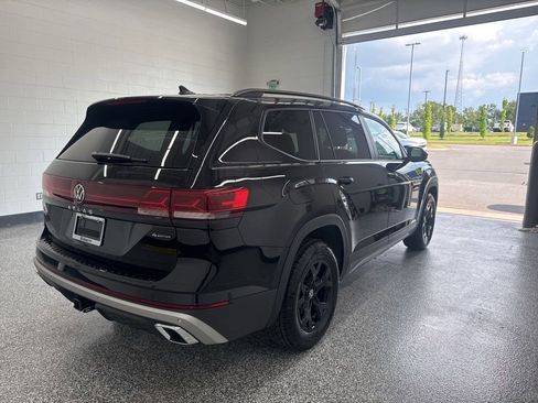 New 2026 Volkswagen Atlas Peak Edition AWD/4WD image 4