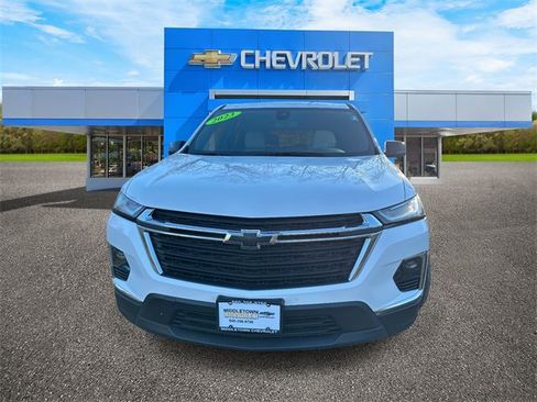 Used 2023 Chevrolet Traverse LS image 2
