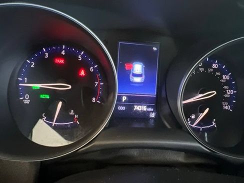 Used 2019 Toyota C-HR XLE FWD image 21