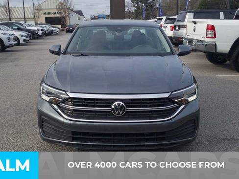Used 2024 Volkswagen Jetta SE FWD image 2