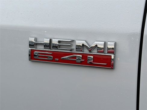 Used 2022 RAM 2500 Tradesman w/ Chrome Appearance Group image 11