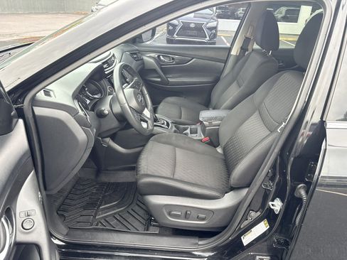 Used 2018 Nissan Rogue SV w/ Premium Package AWD/4WD image 16