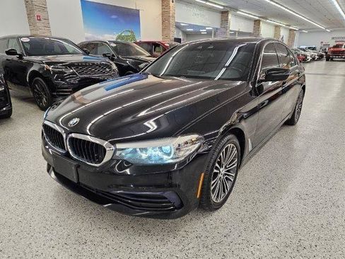 Used 2019 BMW 530i xDrive w/ Convenience Package AWD/4WD image 2