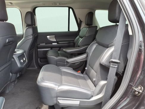 Used 2025 Ford Expedition Platinum AWD/4WD image 11