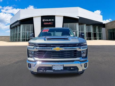 Used 2025 Chevrolet Silverado 2500 LT w/ Convenience Package AWD/4WD image 3