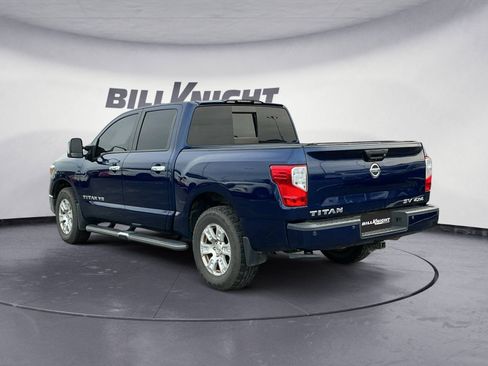 Used 2019 Nissan Titan SV w/ SV Convenience Package AWD/4WD image 3