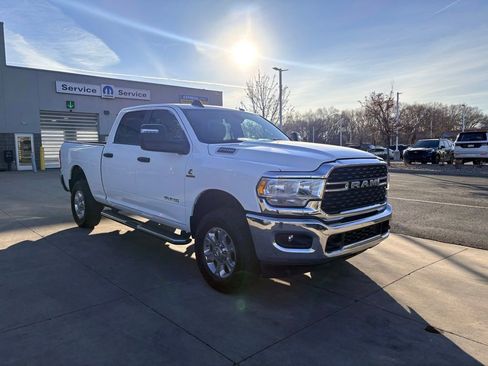 Used 2024 RAM 2500 Big Horn image 3