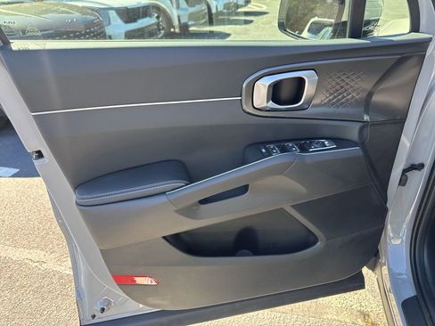 New 2026 Kia Sorento S image 12