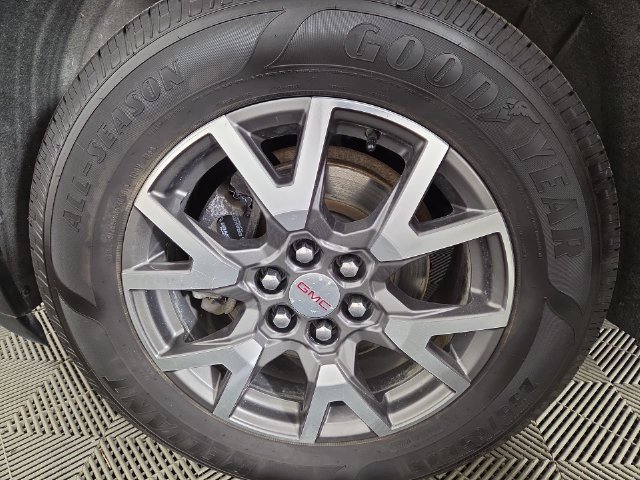Used 2020 GMC Acadia SLE w/ Driver Convenience Package FWD image 12