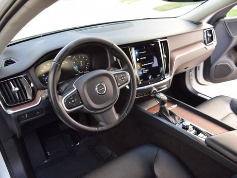 Used 2021 Volvo S60 T5 Momentum FWD image 45