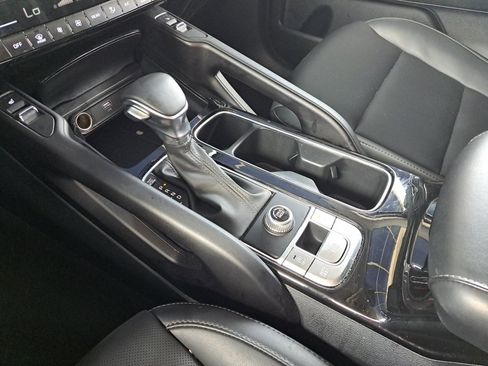 Used 2025 Kia Telluride S FWD image 33