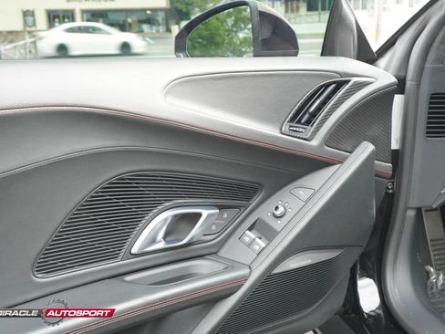 Used 2017 Audi R8 V10 w/ Carbon Exterior Package AWD/4WD image 17