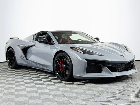Used 2025 Chevrolet Corvette Z06 w/ Stealth Interior Trim Package RWD image 2