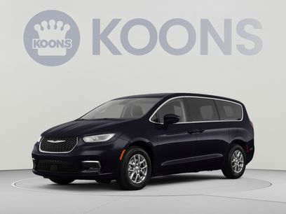 Used 2023 Chrysler Pacifica Touring-L