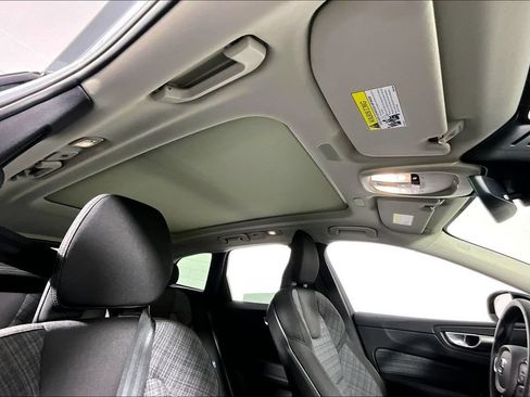 Used 2024 Volvo XC60 B5 Core AWD/4WD image 22