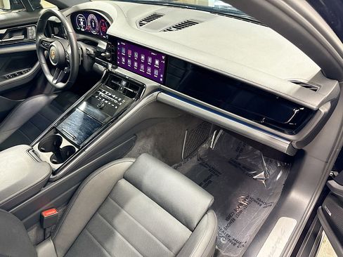 Certified 2025 Porsche Panamera 4 AWD/4WD image 15