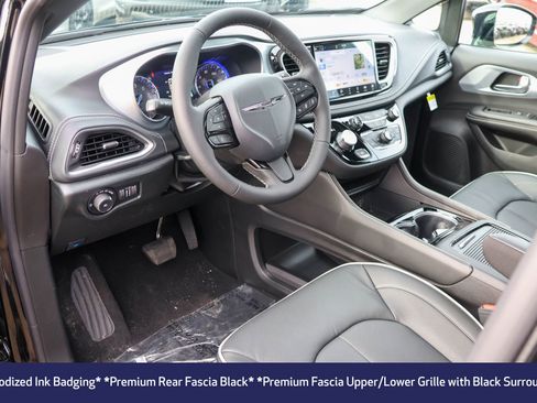 New 2026 Chrysler Pacifica Limited w/ S Appearance Package AWD/4WD image 4