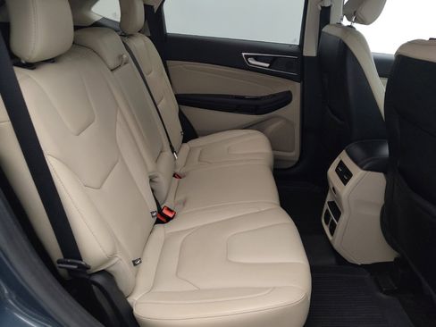 Used 2019 Ford Edge Titanium w/ Equipment Group 301A AWD/4WD image 19
