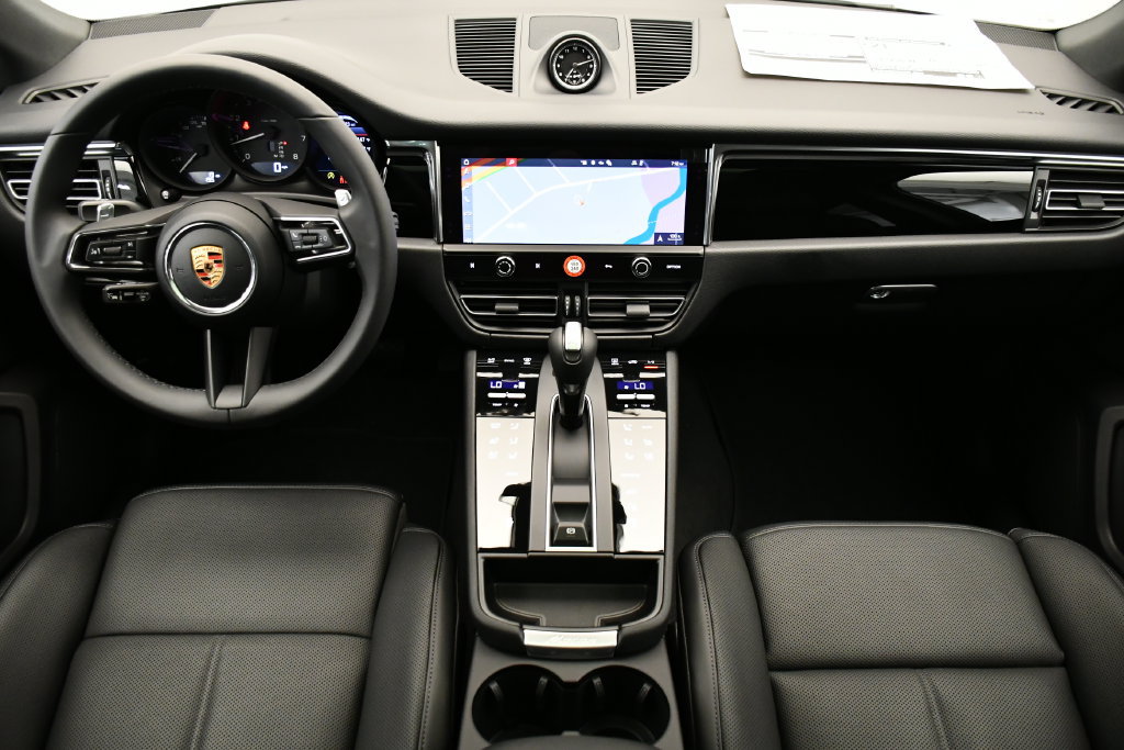 Certified 2026 Porsche Macan Turbo AWD/4WD image 24