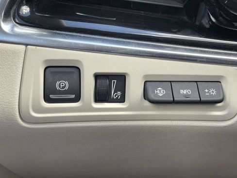 Used 2020 Cadillac XT6 Premium Luxury FWD image 28