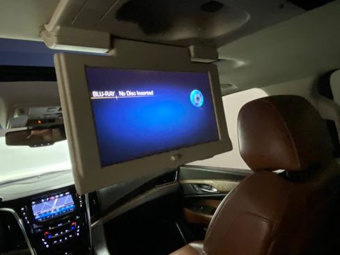 Used 2016 Cadillac Escalade Premium image 37