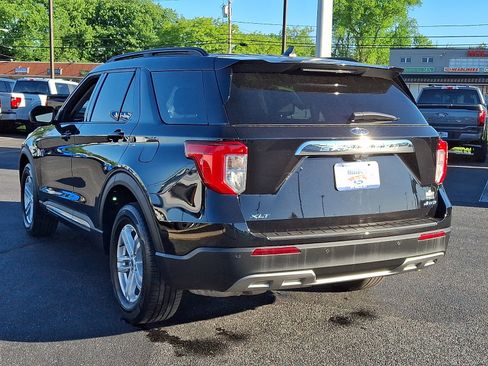 Certified 2023 Ford Explorer XLT w/ Equipment Group 202A AWD/4WD image 4