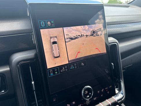 Certified 2025 GMC Yukon XL AT4 w/ AT4 Premium Package AWD/4WD image 31