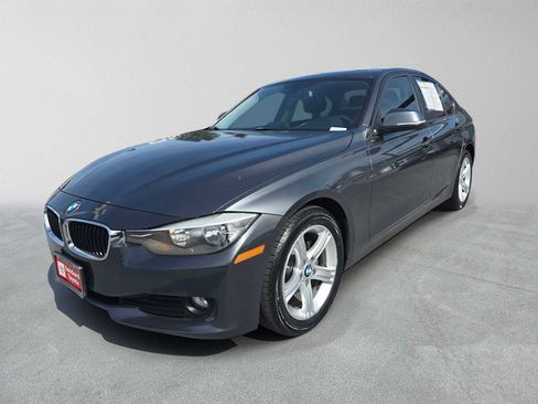 Used 2014 BMW 320i Sedan RWD image 7
