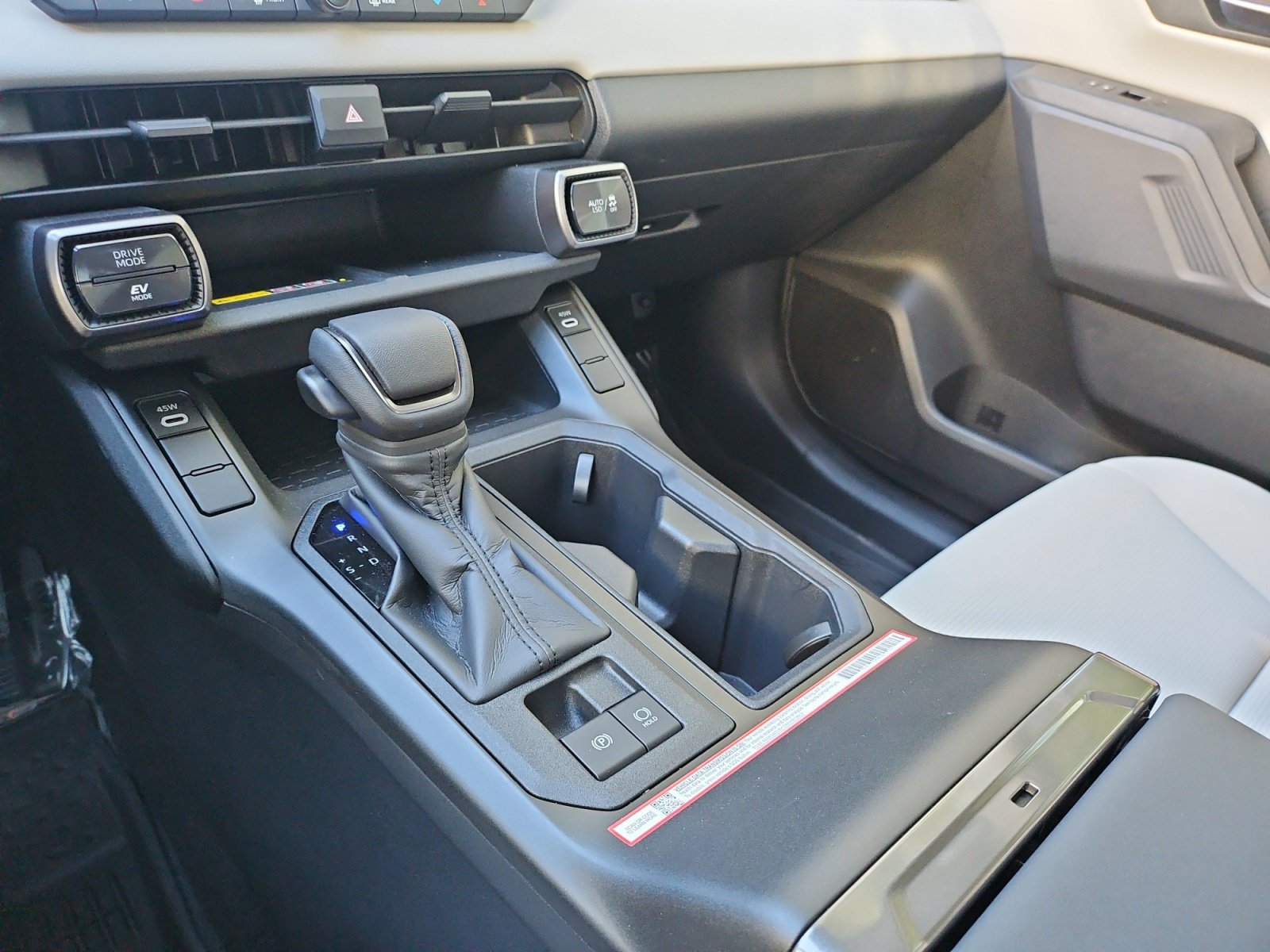 Used 2026 Toyota RAV4 XLE Premium w/ Weather Package FWD image 22