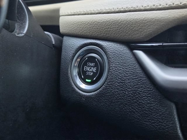 Used 2024 Cadillac XT4 Luxury w/ Cold Weather Package FWD image 19