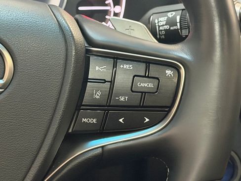 Used 2020 Lexus ES 300h w/ Premium Package image 19