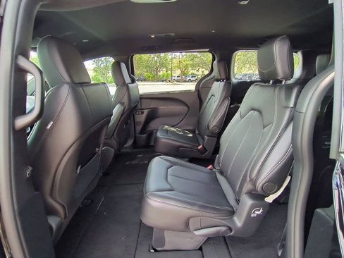 New 2026 Chrysler Voyager LX image 19