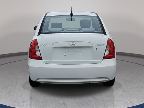 Used 2010 Hyundai Accent GLS FWD image 6