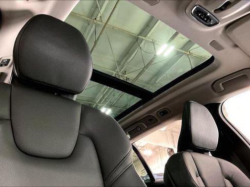 Certified 2021 Volvo V60 T5 Cross Country w/ Climate Package AWD/4WD image 24