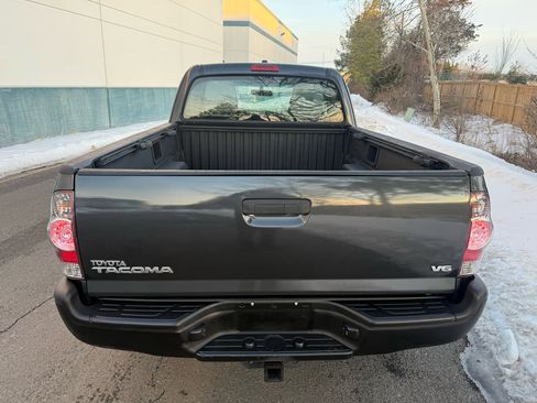 Used 2010 Toyota Tacoma 4x4 Access Cab V6 image 11