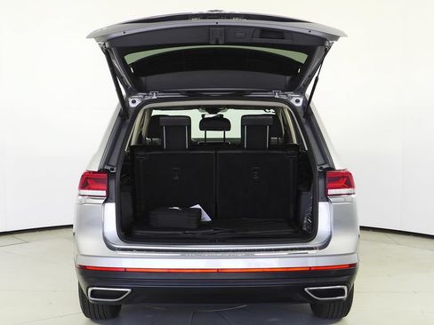 Used 2025 Volkswagen Atlas SE FWD image 10